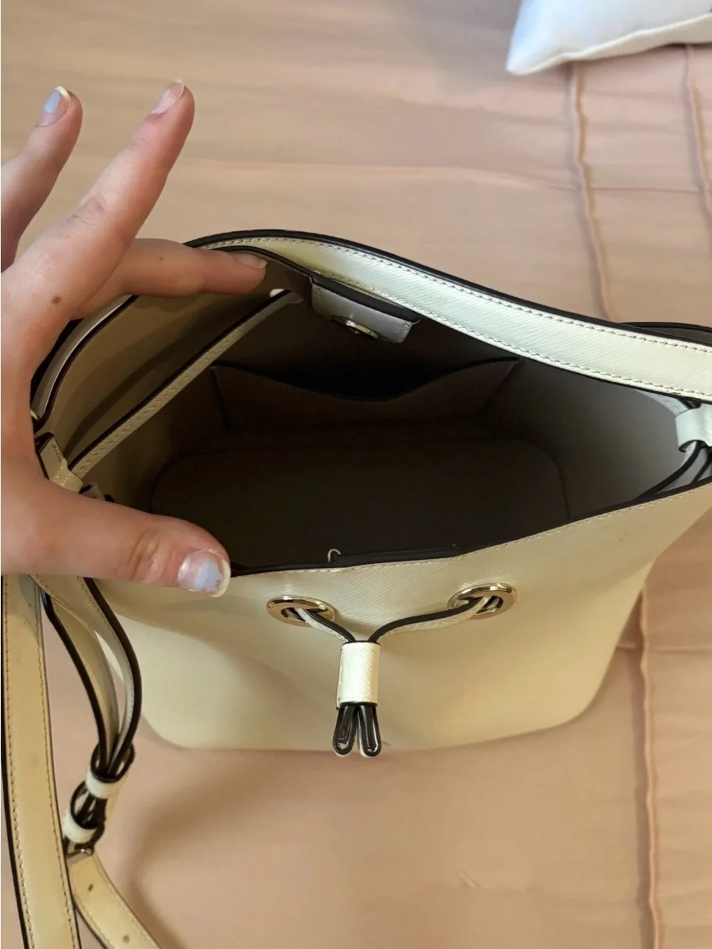 Kate Spade Cream Leather Bucket Crossbody Bag